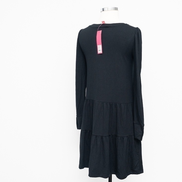 Lilly Pulitzer. Arlette Long Sleeve Knit Dress. - Picture 4 of 15